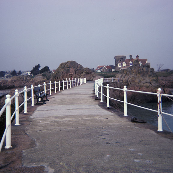 Bent pier - Jersey - Platte Rocque Point - February 1976 - Maritime