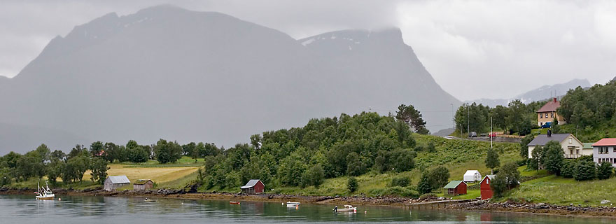 Fjord and mountain - Norway - Vesterålen - July 2006 - Maritime