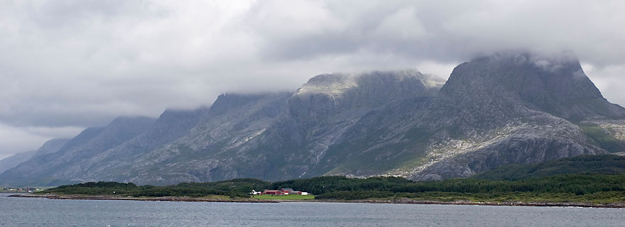 Les sept sœurs (902 à 1106 m) - Norvège - Alstanaug - juillet 2006 - Maritime