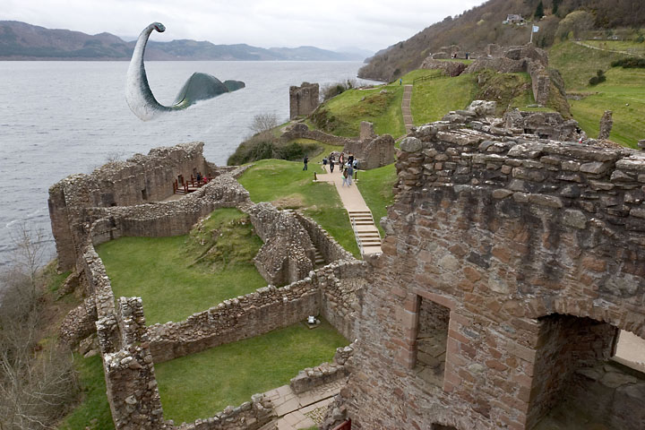 Château et monstre du Loch Ness - GB/Écosse - Urquhart - avril 2007 - Écosse