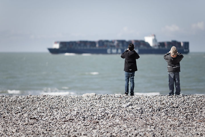 Two kids and the cargo ship - France/Normandy - Le Havre - April 2010 - Le Havre